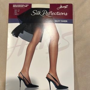 New panty hose, color pearl